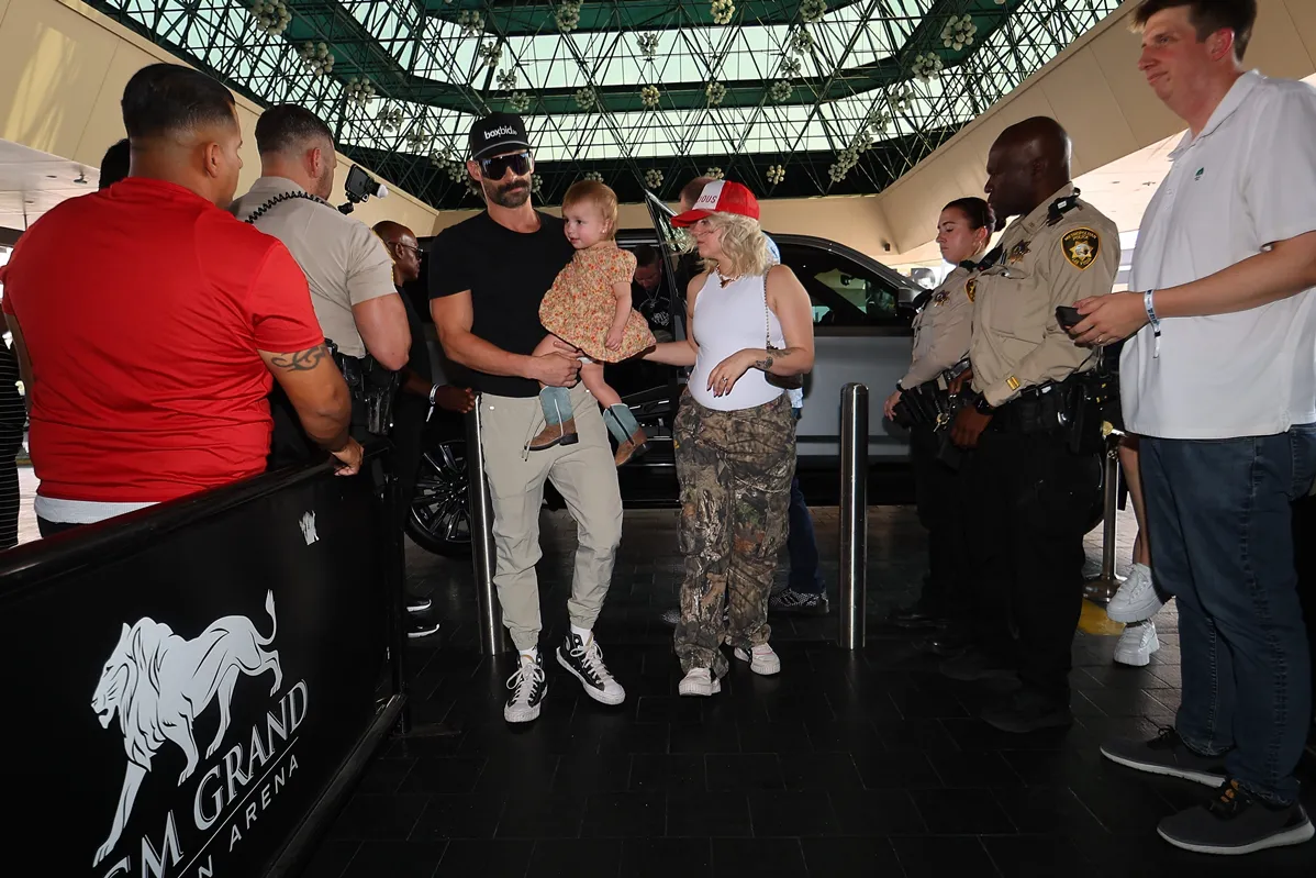 Canelo vs Berlanga Grand Arrivals - 09.10.24_09_14_2024_Grand Arrivals (12)