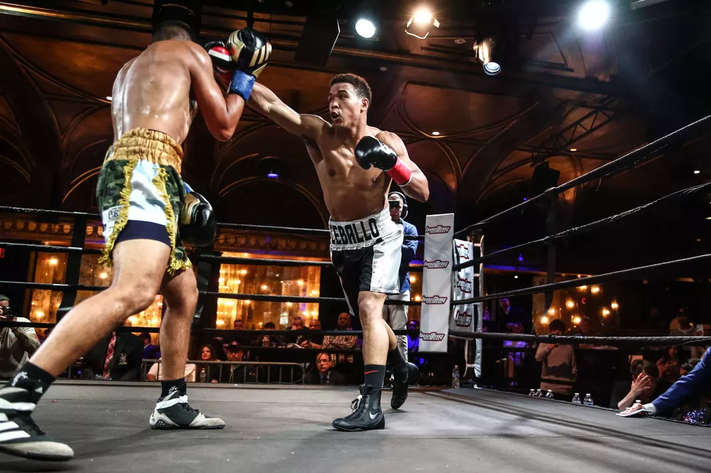 LR_BOXINGINSIDER ON DAZN-FIGHT NIGHT-CEBALLO VS VERON-TRAPPFOTOS-04272023-9510