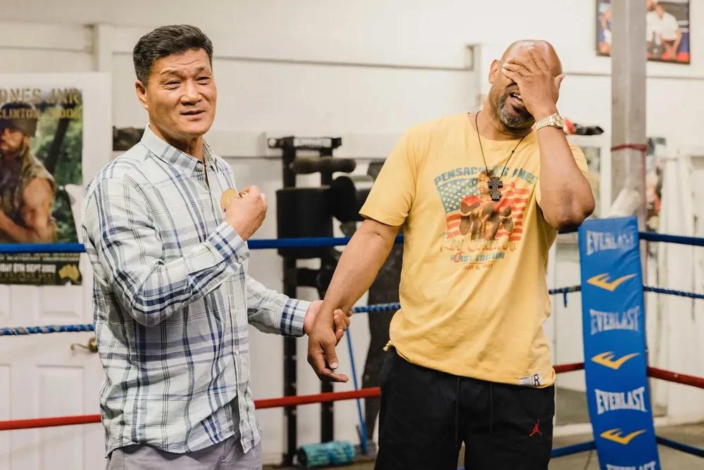 Park Si Hun y  Roy Jones Jr Blake Jones