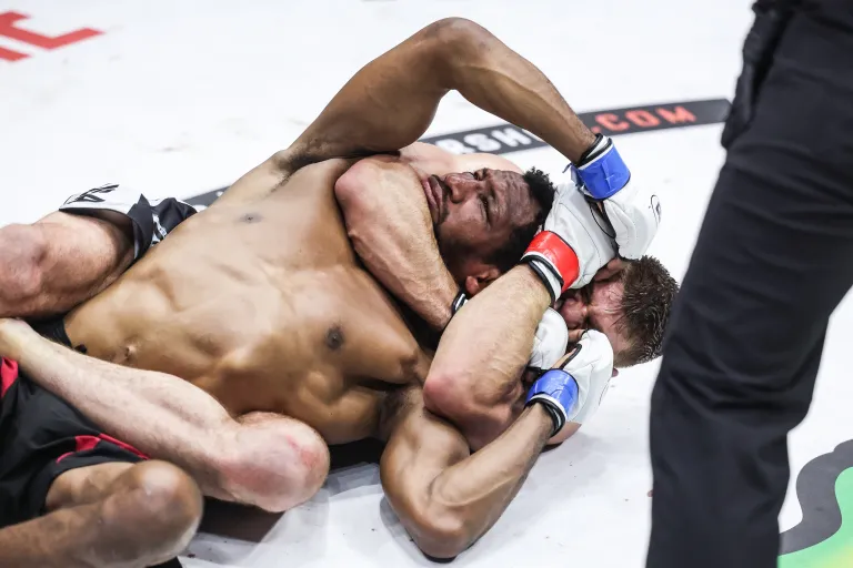 bellator-296-brent-primus-mansour-barnaoui-5