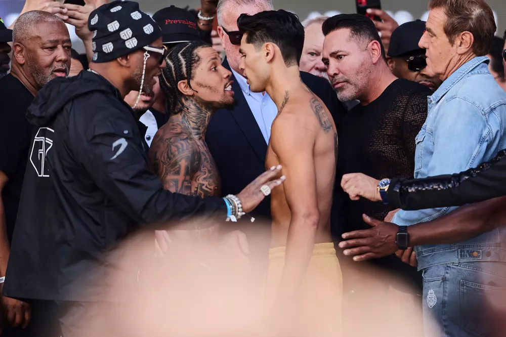 0022_Davis vs Garcia Weigh-ins