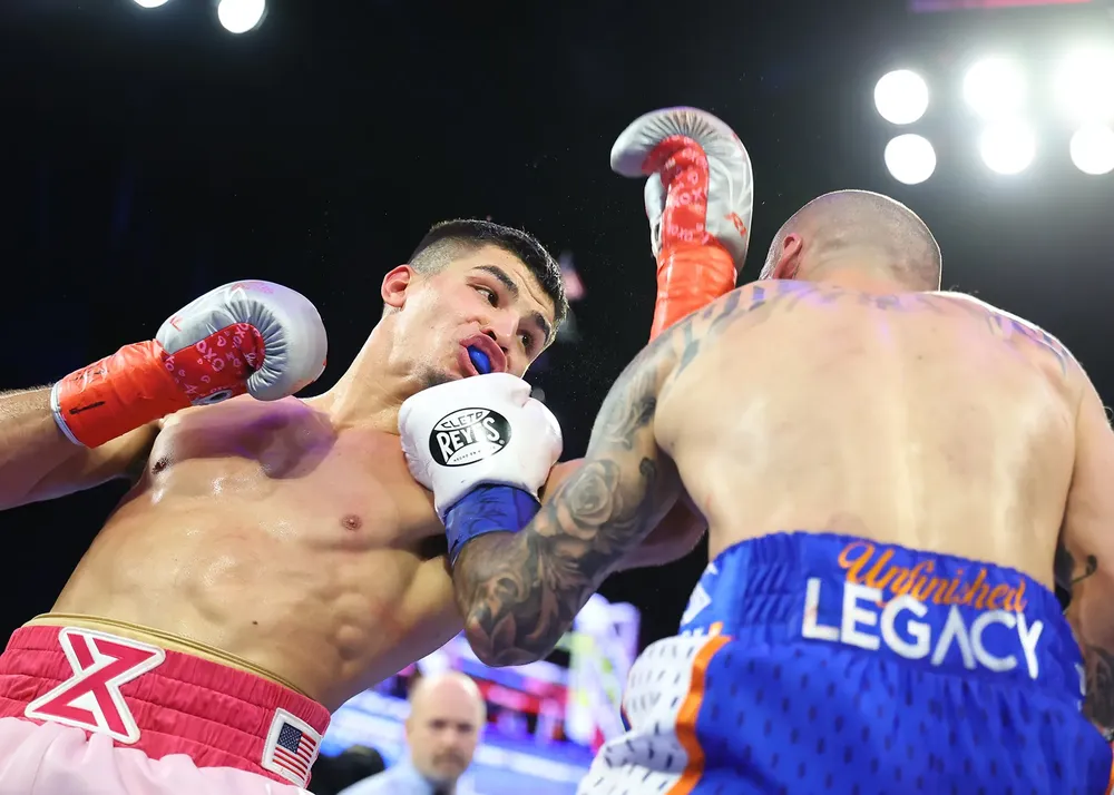 Xander Zayas vs Slawa Spomer_action1