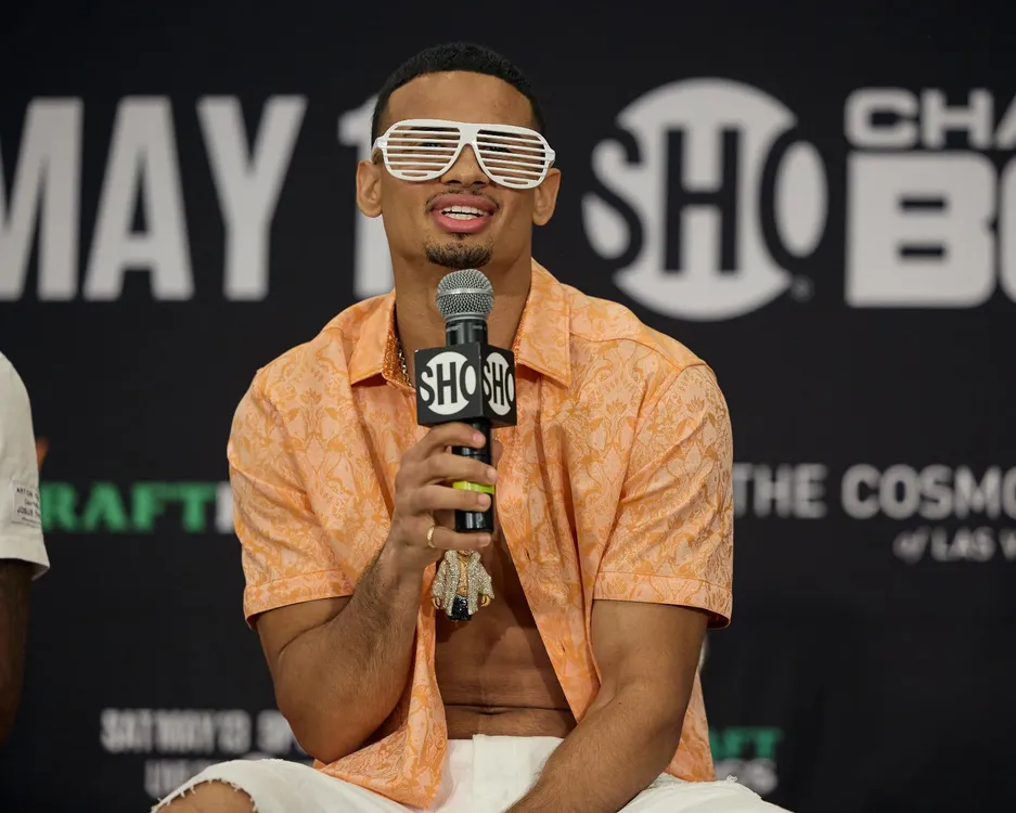 Rolando Romero and Ismael Barroso (12)