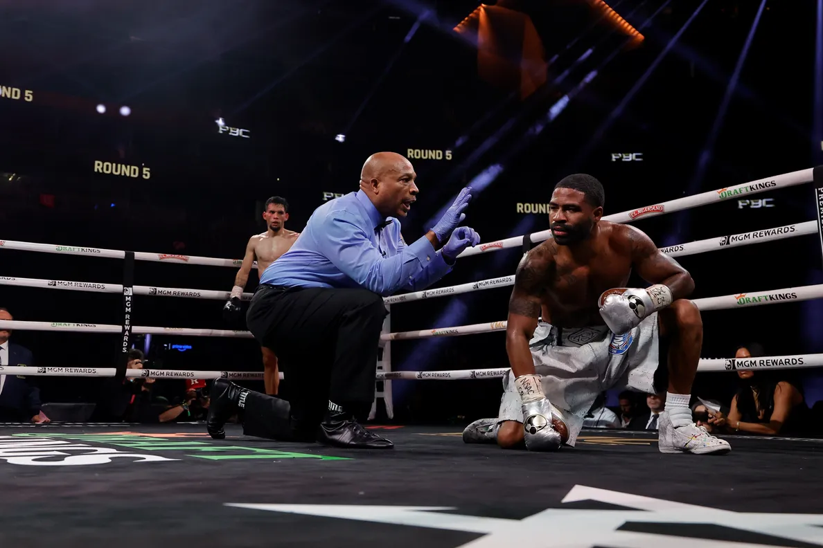 Stephen Fulton Jr. V Carlos Castro 09.14.24_Fight (7)