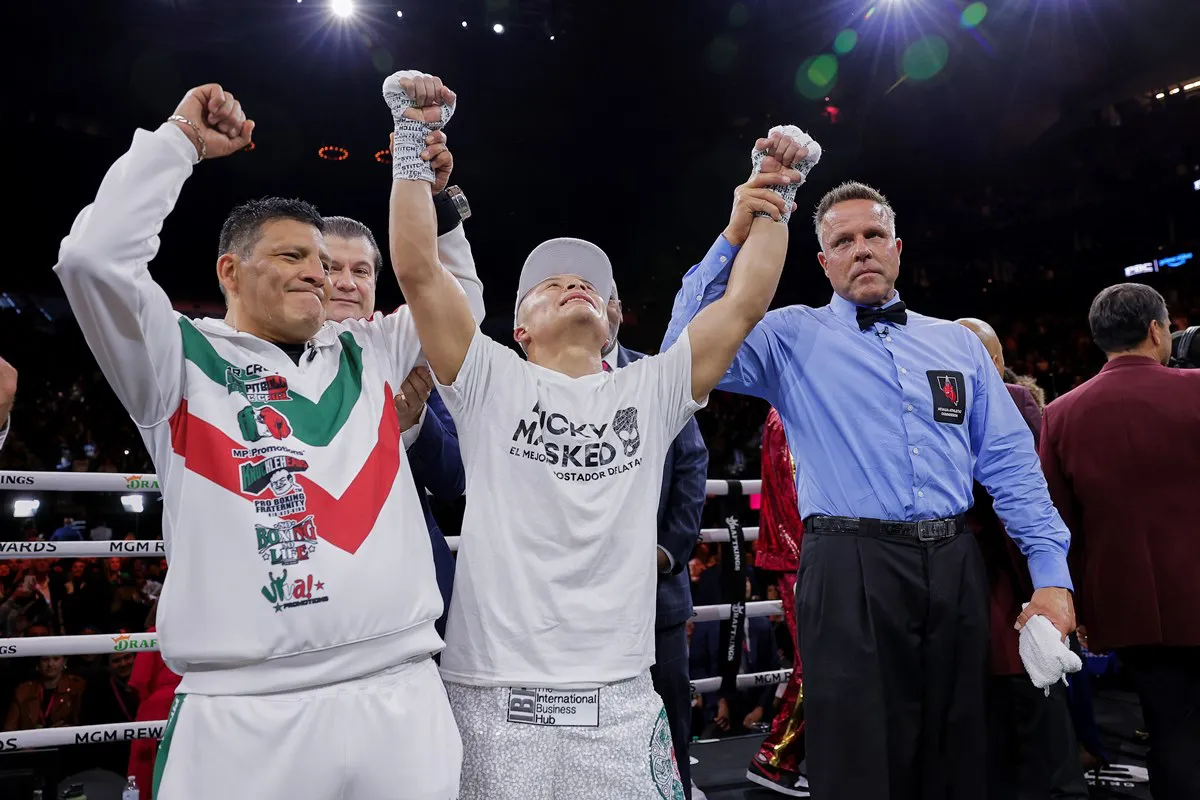 Isaac Cruz vs Rolando Romero-03_30_2024_Fight (9)