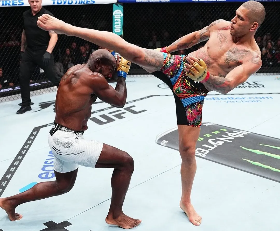 Alex Pereira retiene tras paliza en 4to asalto a Khalil Rountree en Utah