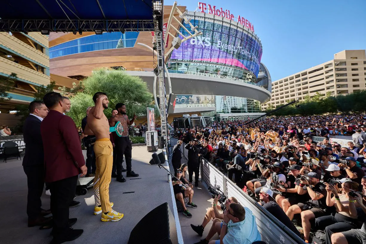 0041_Canelo vs Charlo Weigh-ins