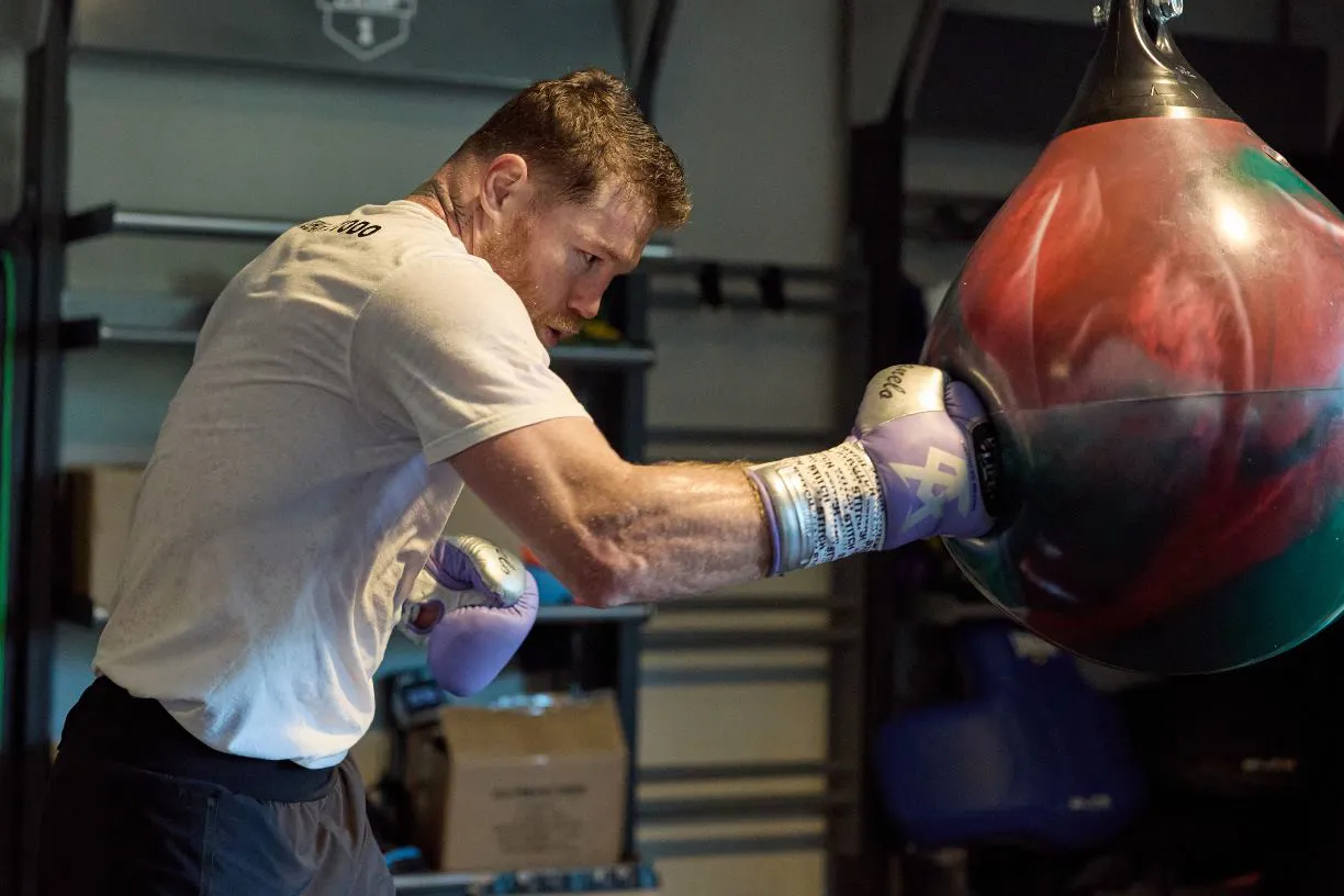 0026_Canelo Alvarez media workout